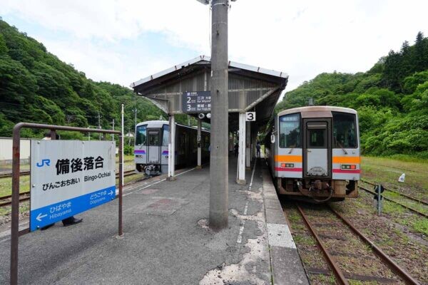 西日本屈指の「秘境ターミナル駅」、なぜここまで衰退したのか？ 夜行列車も立ち食いそばもあった最盛期 今も食べられる!?