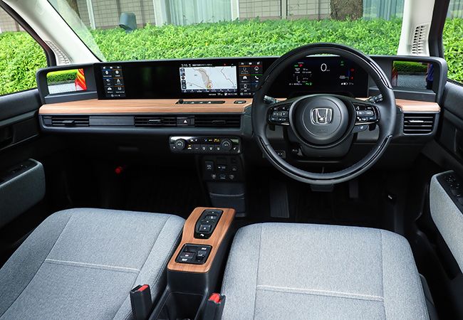 最新モデル試乗 これは面白い 街なかベストのホンダe 国内販売枠をもっと増やして欲しいと思う これだけの理由 カー アンド ドライバー 自動車情報サイト 新車 中古車 Carview