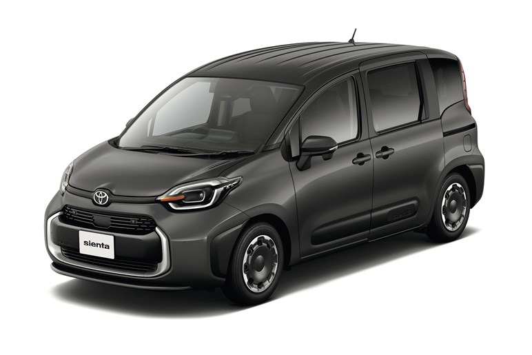 トヨタ「シエンタ」に2人乗り仕様が登場！ ベースモデルも一部改良で電動パーキングブレーキを新採用…今夏発売か