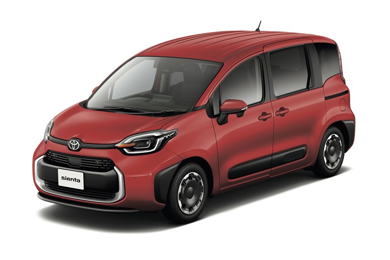 トヨタ「シエンタ」に2人乗り仕様が登場！ ベースモデルも一部改良で電動パーキングブレーキを新採用…今夏発売か