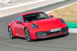 ポルシェ911の歴史とは異端のリアエンジンの弱点を克服することにある