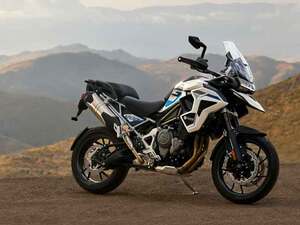 【トライアンフ】Tiger シリーズの特別仕様車を発表！ 山岳の「ALPINE」、砂漠の「DESERT」エディション