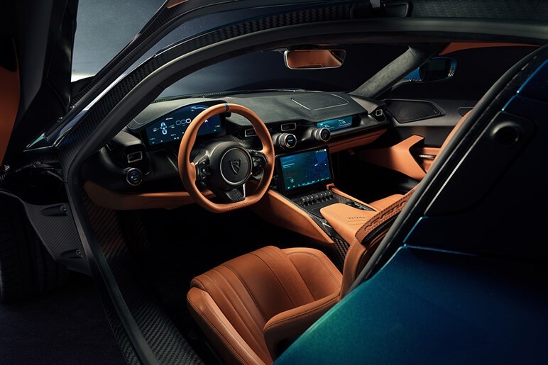 ポルシェも惚れ込む1914馬力、3億円超えのEVスーパーカー「リマック ネヴェーラ」のとんでもない実力とは？