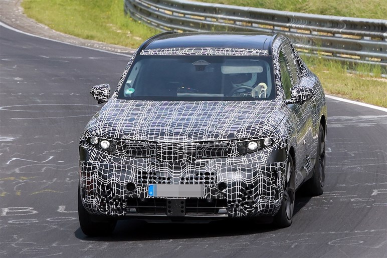 BMW新型「X5」は二刀流！ V8の「M60」とPHVの「M60e」、2つの“Mパフォーマンス”あなたはどちら派？