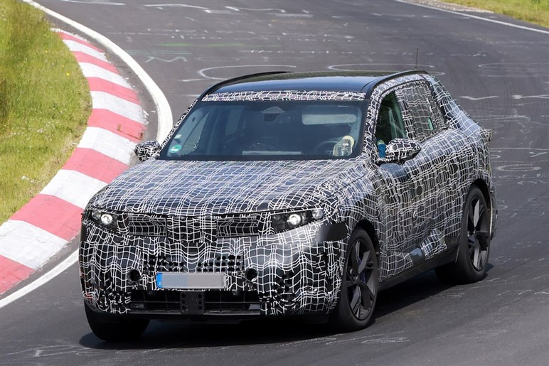 BMW新型「X5」は二刀流！ V8の「M60」とPHVの「M60e」、2つの“Mパフォーマンス”あなたはどちら派？