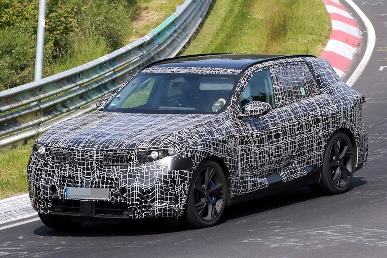 BMW新型「X5」は二刀流！ V8の「M60」とPHVの「M60e」、2つの“Mパフォーマンス”あなたはどちら派？