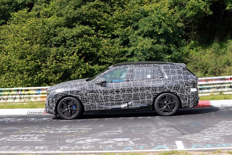 BMW新型「X5」は二刀流！ V8の「M60」とPHVの「M60e」、2つの“Mパフォーマンス”あなたはどちら派？