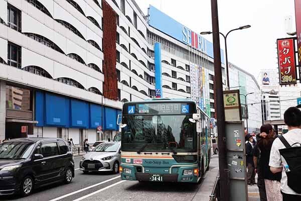 実は珍しい「池袋‐新宿の西武バス」ますます激レアに どんな人が乗ってる？ 5月廃止の系統に乗ってみた