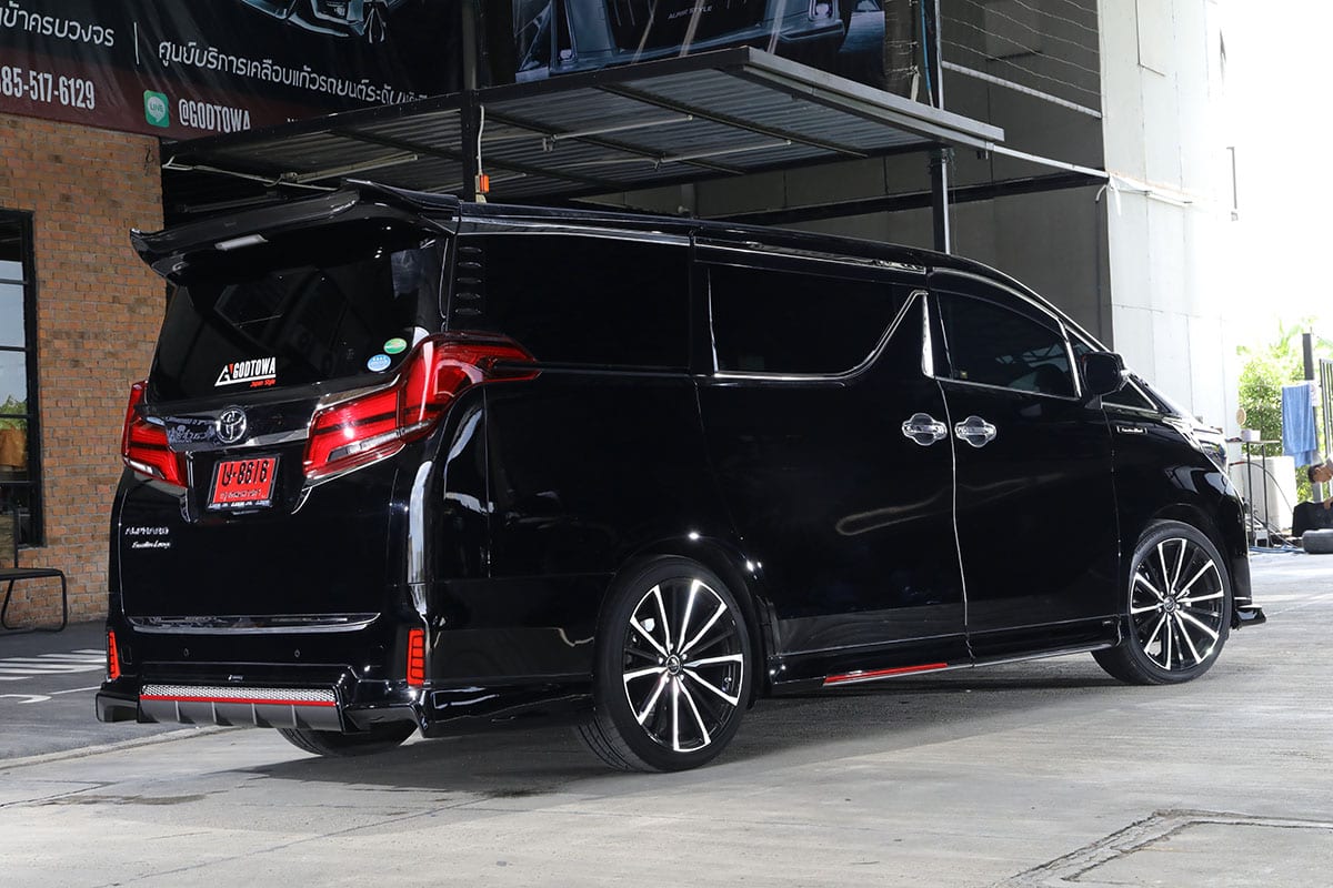 タイでは1000万円超えの超高級車 だけど バンコクで30アルファード ヴェルファイアカスタムが大人気 スタイルワゴン ドレスアップナビ の写真 4ページ目 自動車情報サイト 新車 中古車 Carview