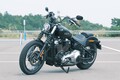 ハーレーの新型「ストリートボブ 117」は最高に楽しい正統派チョッパー！ 軽快さと重厚感を両立したクールな一台【試乗レビュー】