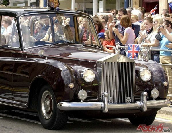エリザベス女王と25年!!　輝きを失わない先代公用車 　ロールスロイスファントムVIが遺す英国の誇り
