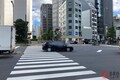 「行っちゃえ」は要注意！ 「やっぱやめた」もダメ!? 大迷惑な“ポツン”は違反？ 渋滞する交差点に突入で起こるトラブルとは