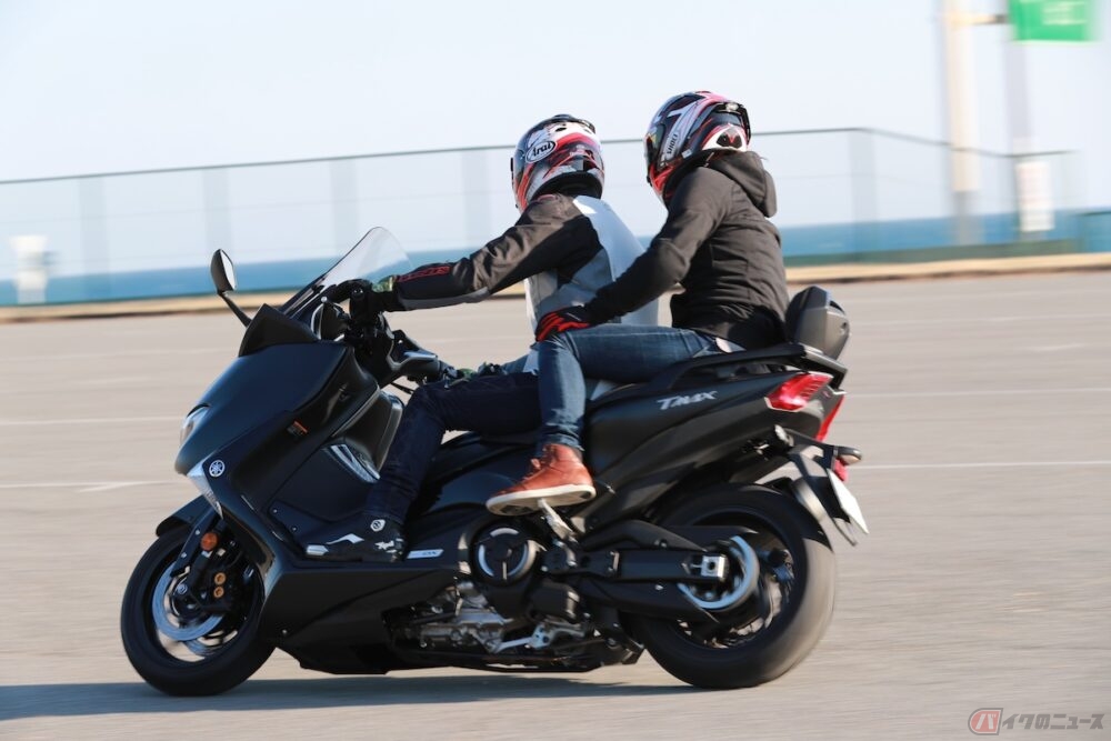 タンデム走行に向いているバイクとは 2人乗り時の交通ルールも確認 バイクのニュース 自動車情報サイト 新車 中古車 Carview