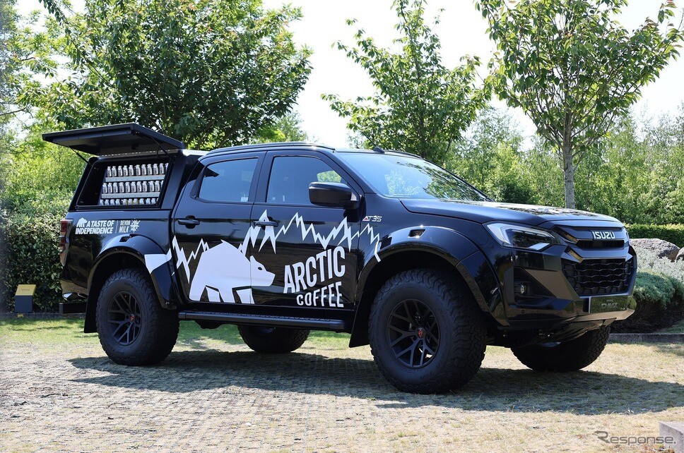 いすゞのピックアップトラック『D-MAX』が移動式コーヒーショップに変身！ 英国フェスに