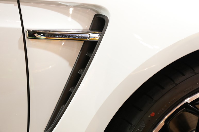 【東京オートサロン2019】ルノーブースは2月に発売されるメガーヌRSのMT車を参考出品