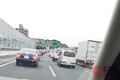 「走行車線 vs 追い越し車線」高速渋滞どっちが早い？ 一般道へ迂回した方が早い？