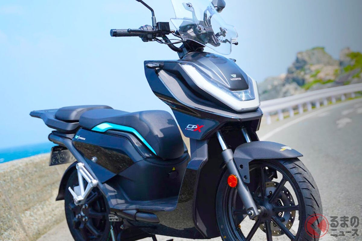 250ccクラス最強の新型「爆速スクーター」発表！ “最高速105km”＆極太トルクで「超パワフル加速」を実現！ 新型「VMOTO CPXエクスプローラー」MSソリューションズから登場！