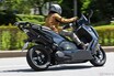 電動バイクは回生ブレーキで走りの面白さが広がる!?　BMW「Cエボリューション」を検証する