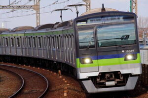 都営新宿線「かつての終着駅」が大化け!? 巨大なツインタワー建設へ  “鉄道駅から遠すぎ”な区役所も移転