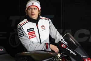 「bimota by Kawasaki Racing Team」の公式チームウェアが登場。ホワイト＋グレーの基調がおしゃれ！ビモータファンなら購入決定！