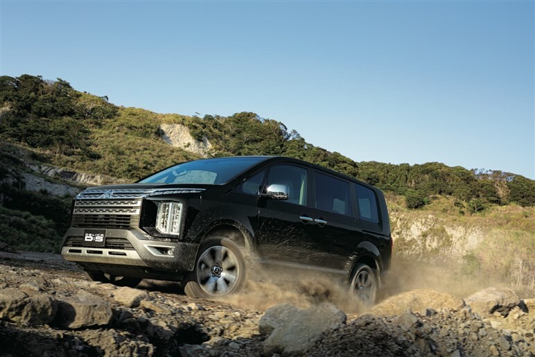 【禁断のアウトドアミニバン比較】新型フリードクロスターとデリカD:5を比べたら、意外と悩ましい結果に…