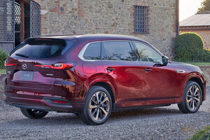 「あ、長さコレくらいね」 でっかいマツダ新SUV「CX-80」日本仕様が公開 “サイズ比較”に安堵の声？