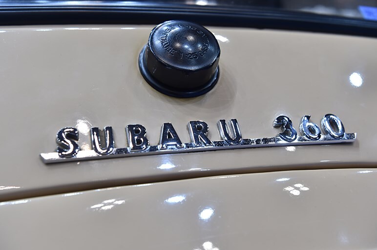 てんとう虫から最新レヴォーグ＆WRX S4 まで、スバル安全技術の歩みを展示