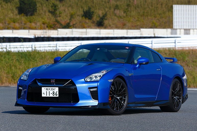 日産 GT-R 2020モデルに試乗。新ターボとカーボンパーツで武装したNISMOは2400超