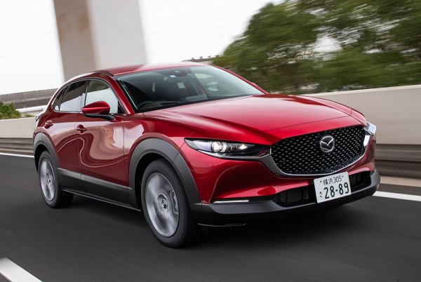 人気suv4モデルの価格差と燃費差をチェック 今suvは2wdと4wdはどっちを選ぶべきか ベストカーweb 自動車情報サイト 新車 中古車 Carview