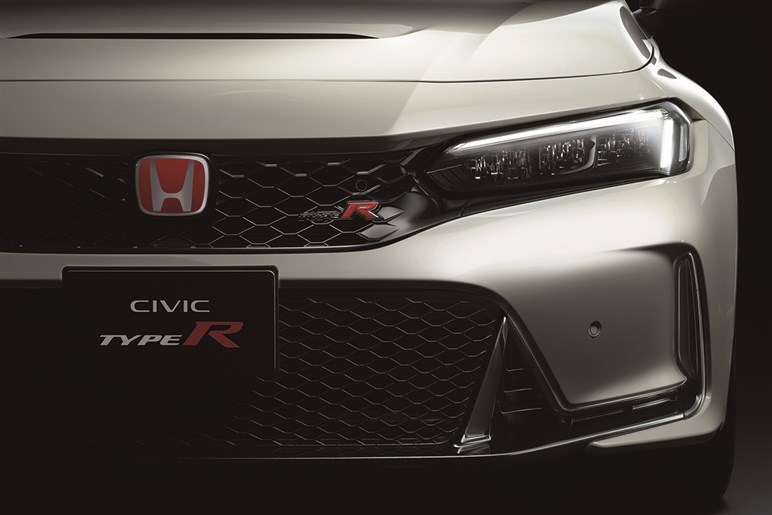 シビックRSが継承する“ホンダに集まるクルマ好き”の心を掴んだ「バラードスポーツCR-X」ってどんなクルマ？