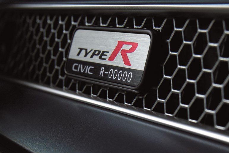 シビックRSが継承する“ホンダに集まるクルマ好き”の心を掴んだ「バラードスポーツCR-X」ってどんなクルマ？