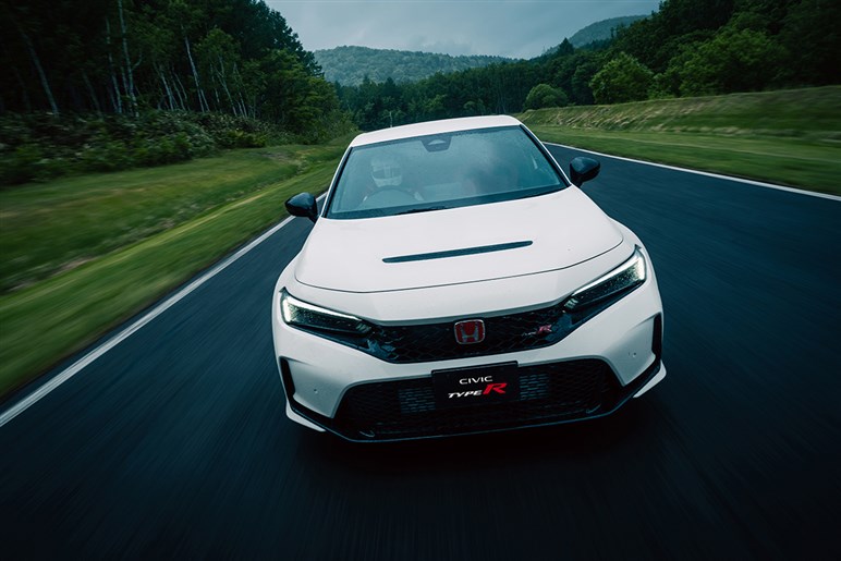 シビックRSが継承する“ホンダに集まるクルマ好き”の心を掴んだ「バラードスポーツCR-X」ってどんなクルマ？
