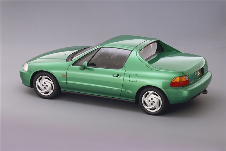 シビックRSが継承する“ホンダに集まるクルマ好き”の心を掴んだ「バラードスポーツCR-X」ってどんなクルマ？