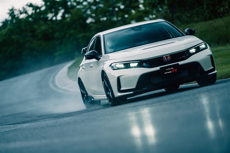 シビックRSが継承する“ホンダに集まるクルマ好き”の心を掴んだ「バラードスポーツCR-X」ってどんなクルマ？