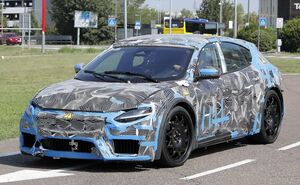 【スクープ】フェラーリ史上初のピュアEVはそれほど大きくないサイズのモデルに!? モーターやバッテリーは自社製を使用か？