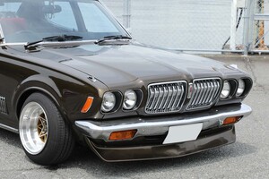 日産610型「ダットサン・ブルーバード」は威圧感あるノーズがカッコいい！ Jラインに施したヘビ皮がポイントです