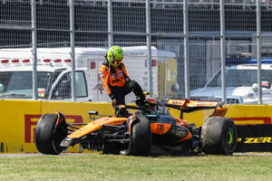 【F1第10戦決勝の要点】ついに起きたマクラーレンの同士討ち。即座に非を認めたノリス