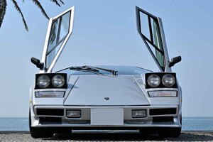 「え？ ベースはボクスター!?」完成度が高すぎるランボルギーニ「カウンタック」仕様