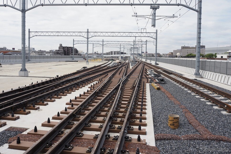 線路を歩く！ 高架開業前の西武鉄道・東村山駅で「レールウォーク」