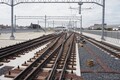 線路を歩く！ 高架開業前の西武鉄道・東村山駅で「レールウォーク」