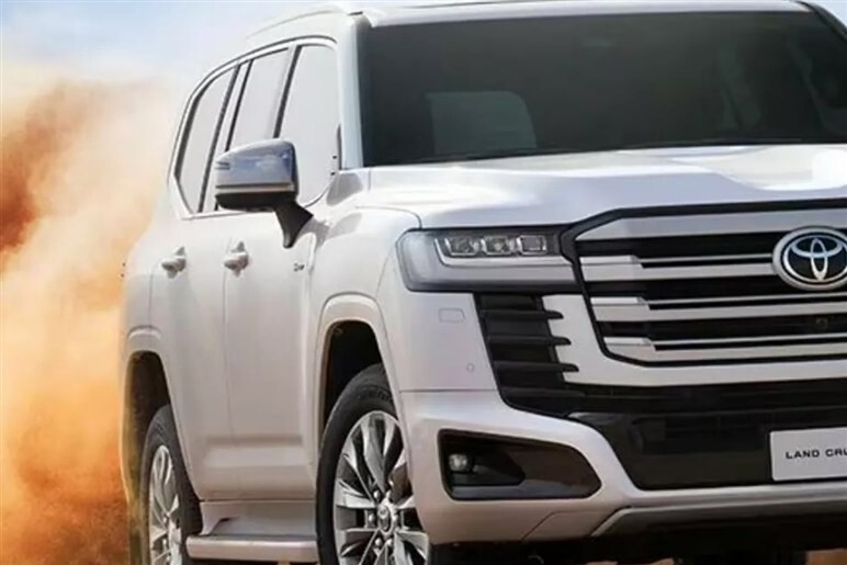 日本にも来る!? 「ランドクルーザー300 ハイブリッド」が海外でデビュー。最速2025年にも上陸か