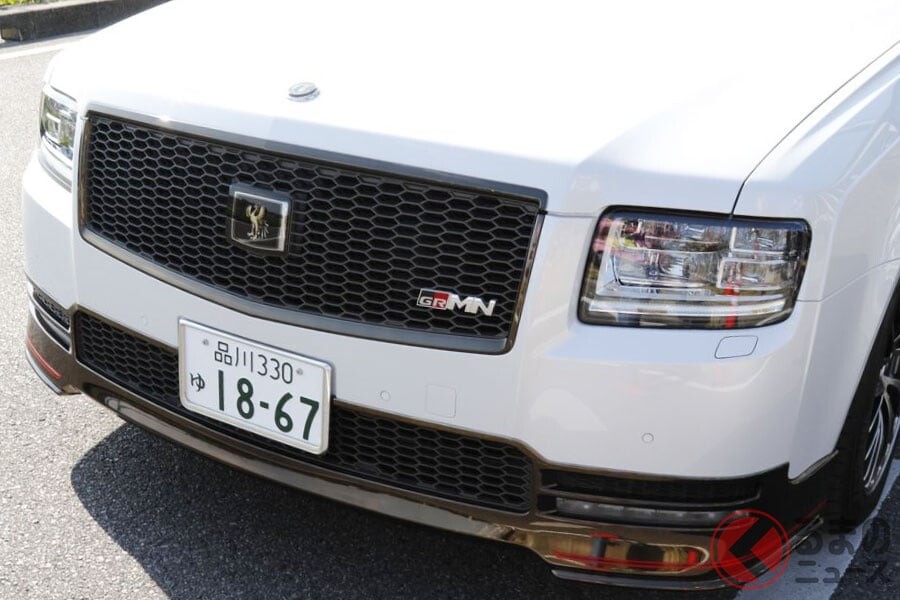 トヨタの「最高峰セダン」に“謎のガチスポーツ仕様”が存在!? 世界にわずか3台の激レア車「センチュリーGRMN」の正体は？