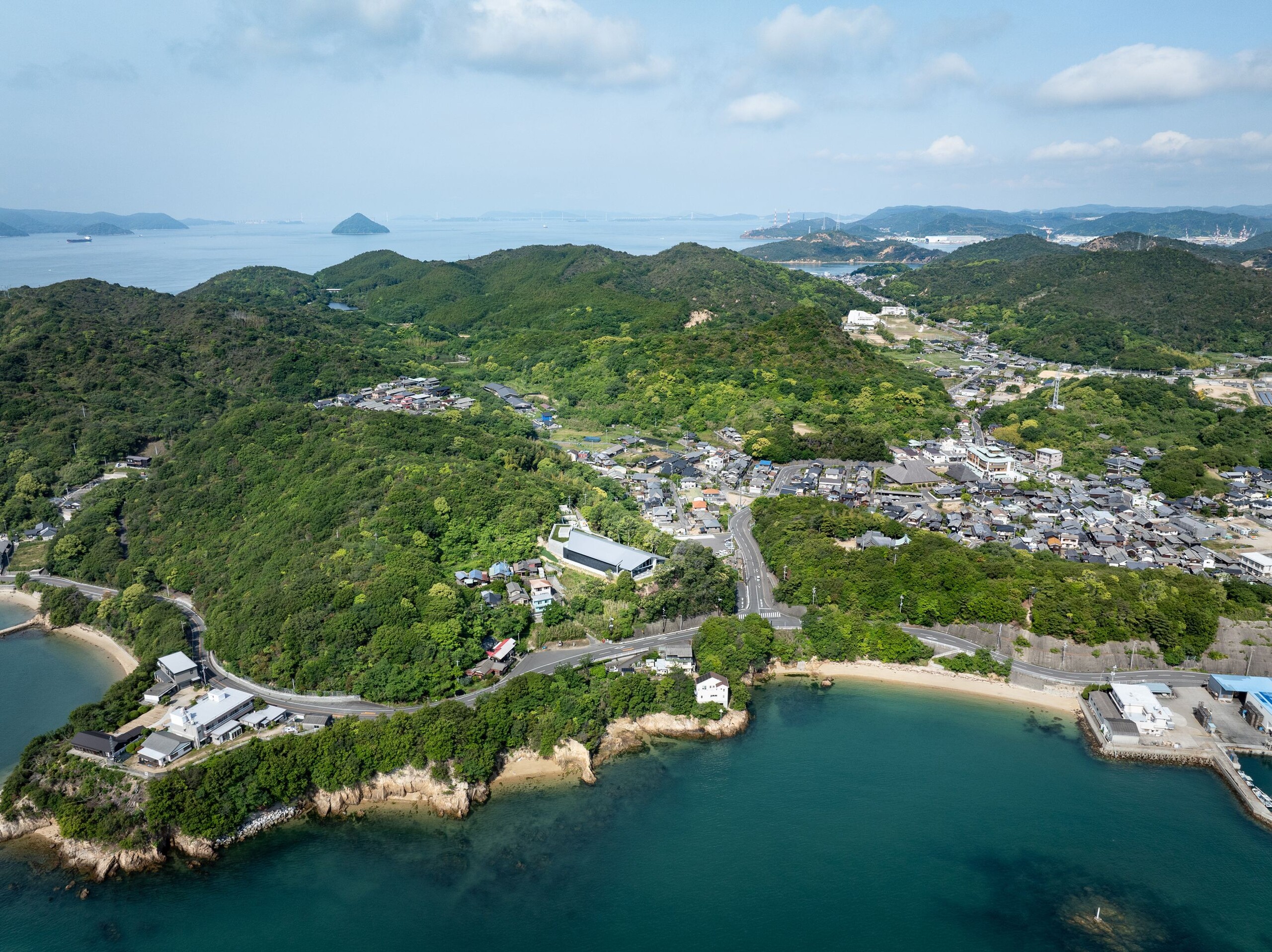 夏休みは、直島新美術館と瀬戸内国際芸術祭でアートと建築を堪能しよう──特集：自分磨きの夏旅へ