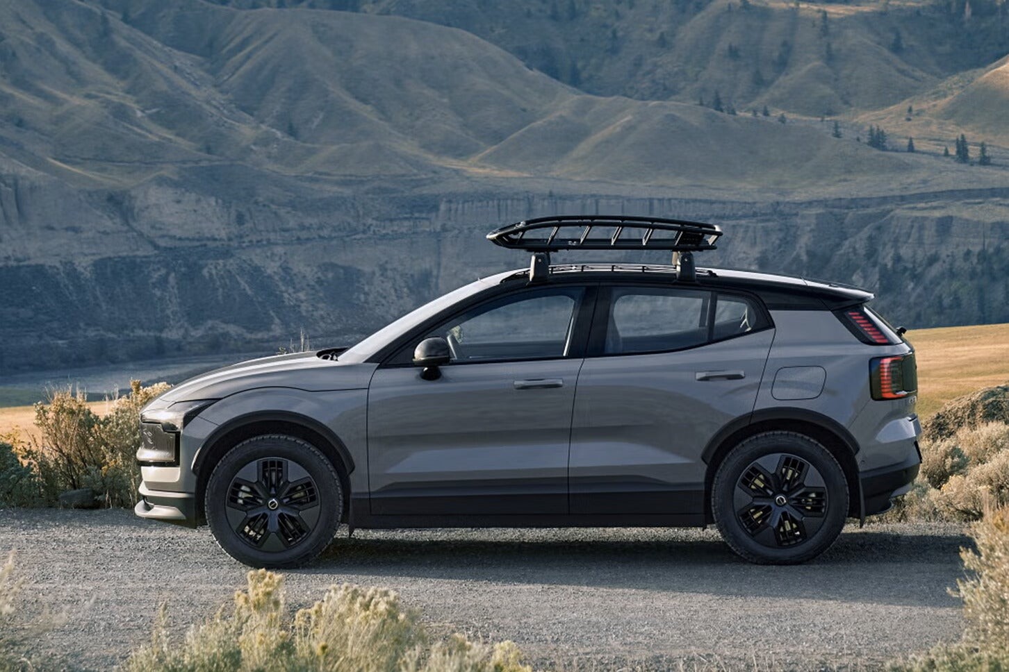 ボルボから新型「EX30クロスカントリー」が登場！ コンパクトだけどタフな新世代SUV！【新車ニュース】