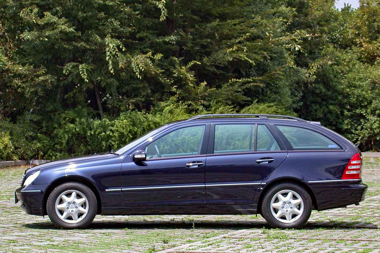 懐かしの輸入車 27 メルセデス ベンツ Cクラスのワゴンはスタイリッシュになって使い勝手も向上 Webモーターマガジン 自動車情報サイト 新車 中古車 Carview
