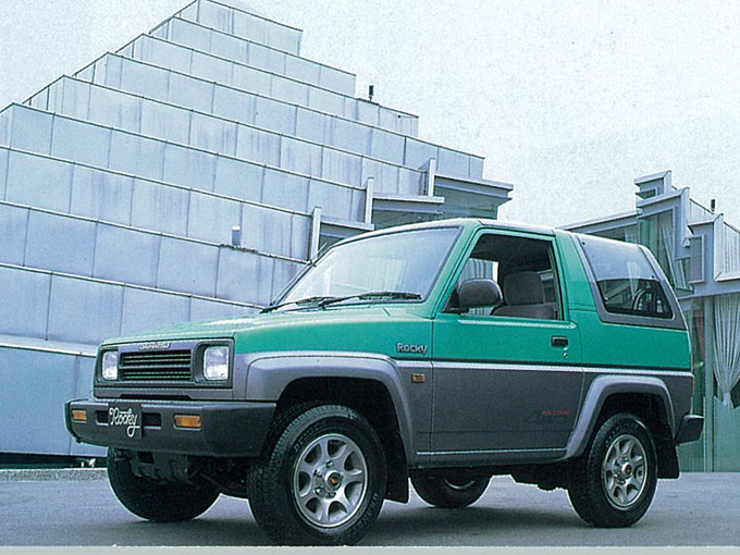 その古さが逆にカッコイイ 人気再燃中の カクカク系 Suv5選 カーセンサー 自動車情報サイト 新車 中古車 Carview