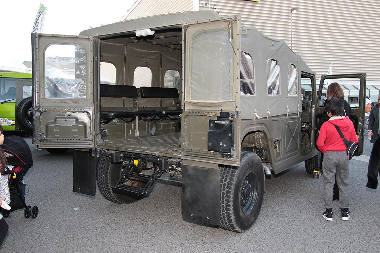 ランクルが小型車に見える 普通免許じゃ乗れない 最強クロカン トヨタ メガクルーザー が凄すぎて笑う Web Cartop 自動車情報サイト 新車 中古車 Carview