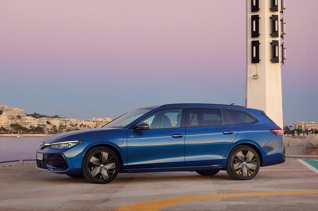 ９年ぶり刷新、時代とともに進化する【フォルクスワーゲン パサート】の歴史といま買いの中古車