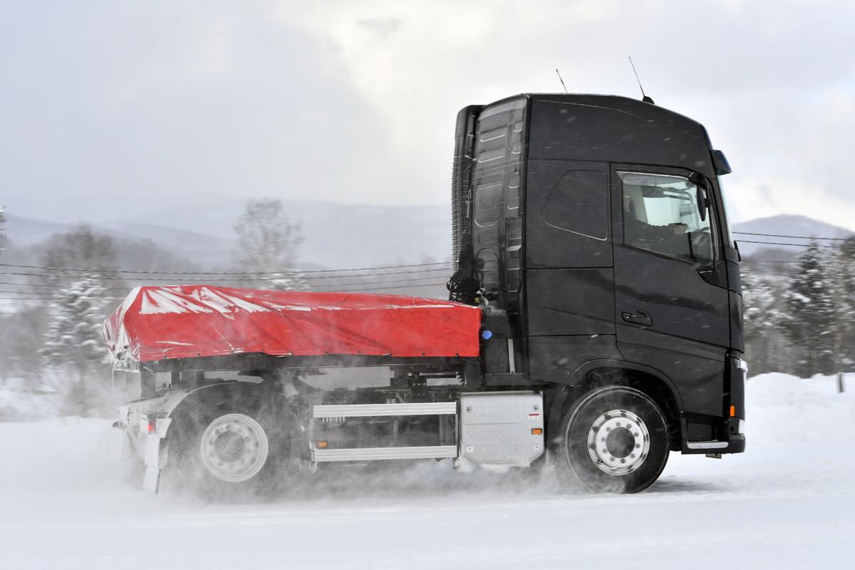 安全が犠牲にされる運用も散見 大型商用車の スタッドレス問題 が根深い Web Cartop 自動車情報サイト 新車 中古車 Carview