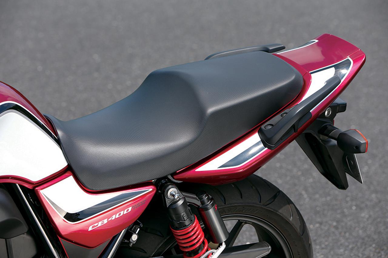 ホンダ Cb400 Super Four ヒストリーガイド 名車の歴史 最新モデルのインプレとともに400cc4気筒ネイキッドの魅力を解説 Webオートバイ 自動車情報サイト 新車 中古車 Carview